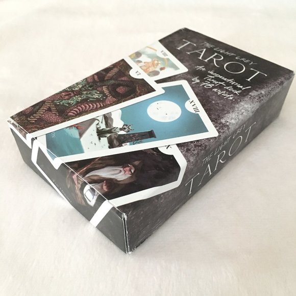 NWOT Illustrated Tarot Deck with Velvet Bag - Picture 11 of 16